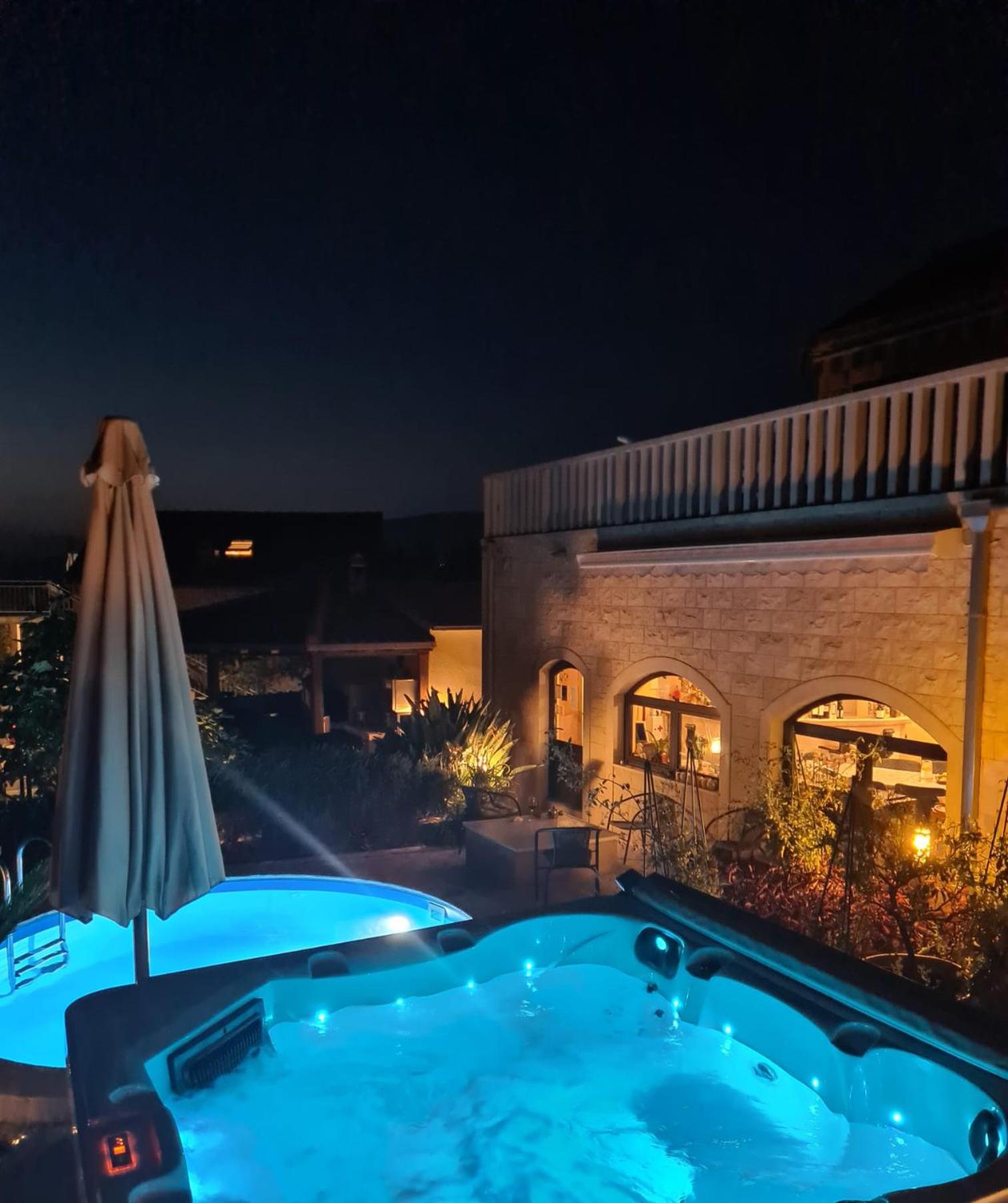 Apartments " Happy Villa " Splitska Zewnętrze zdjęcie
